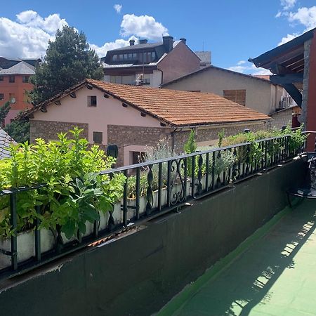 Апартаменти Atico Con Encanto En Бельвер-де-Серданья Екстер'єр фото
