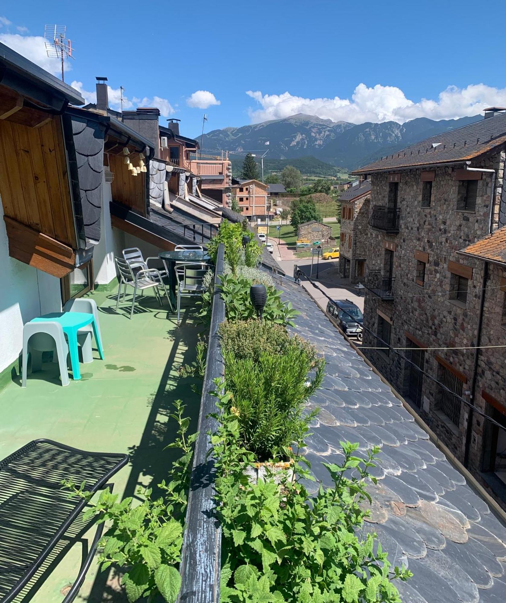 Апартаменти Atico Con Encanto En Бельвер-де-Серданья Екстер'єр фото